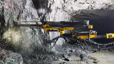 Jumbo Hidráulico de Perforación, HT82