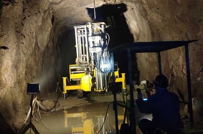 Jumbo Hidráulico, con Cambiador de Varillas Automático HT71